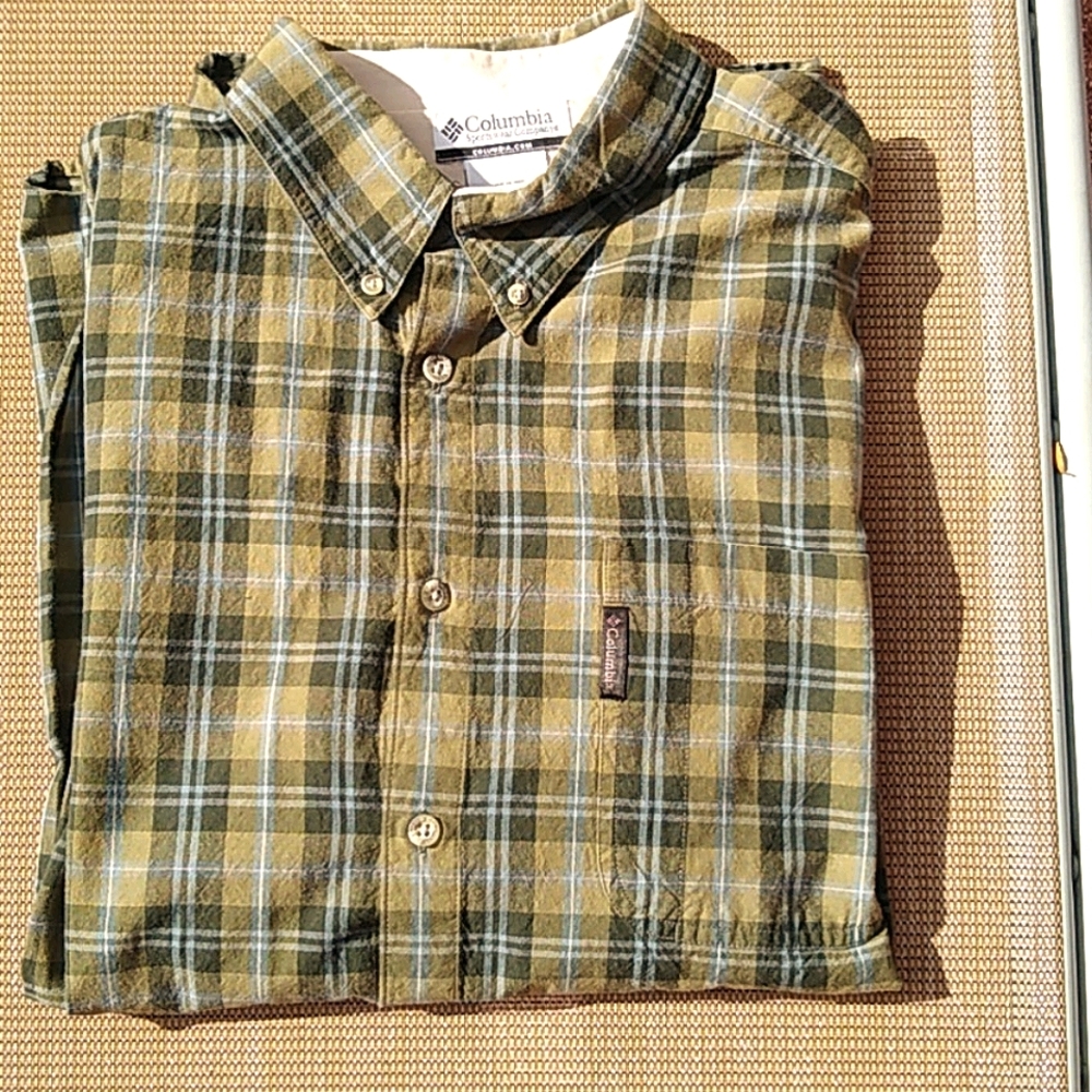 Columbia Long Sleeve Button Down Shirt